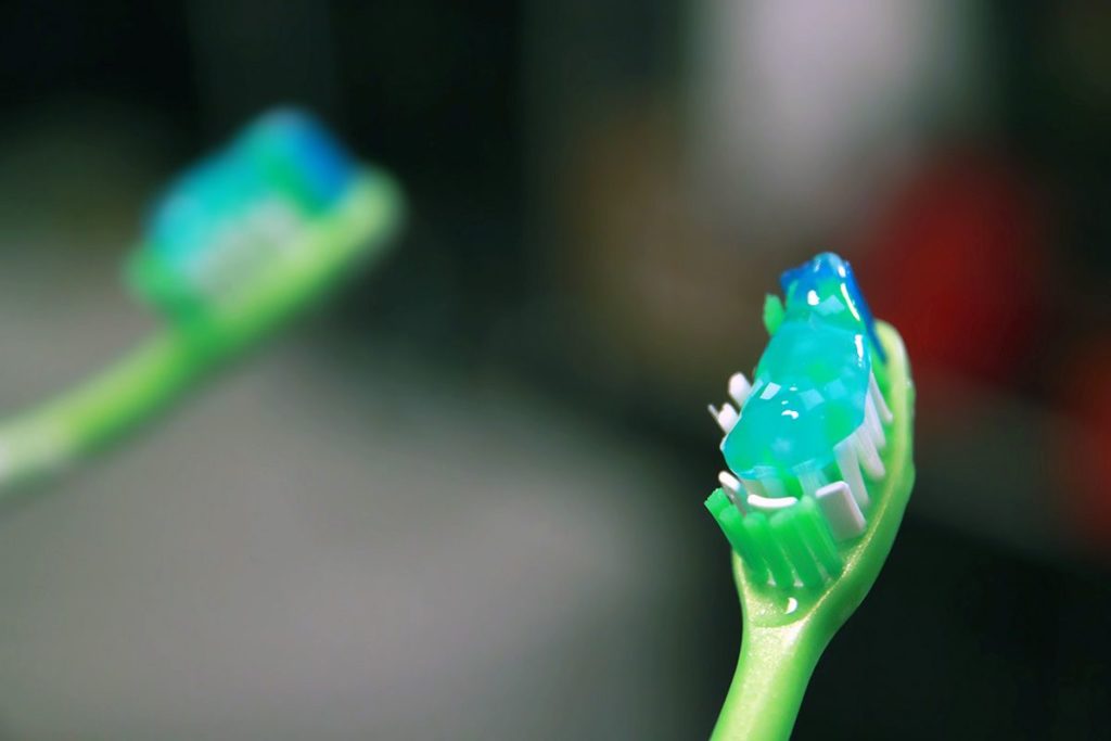 how to choose the right toothbrush