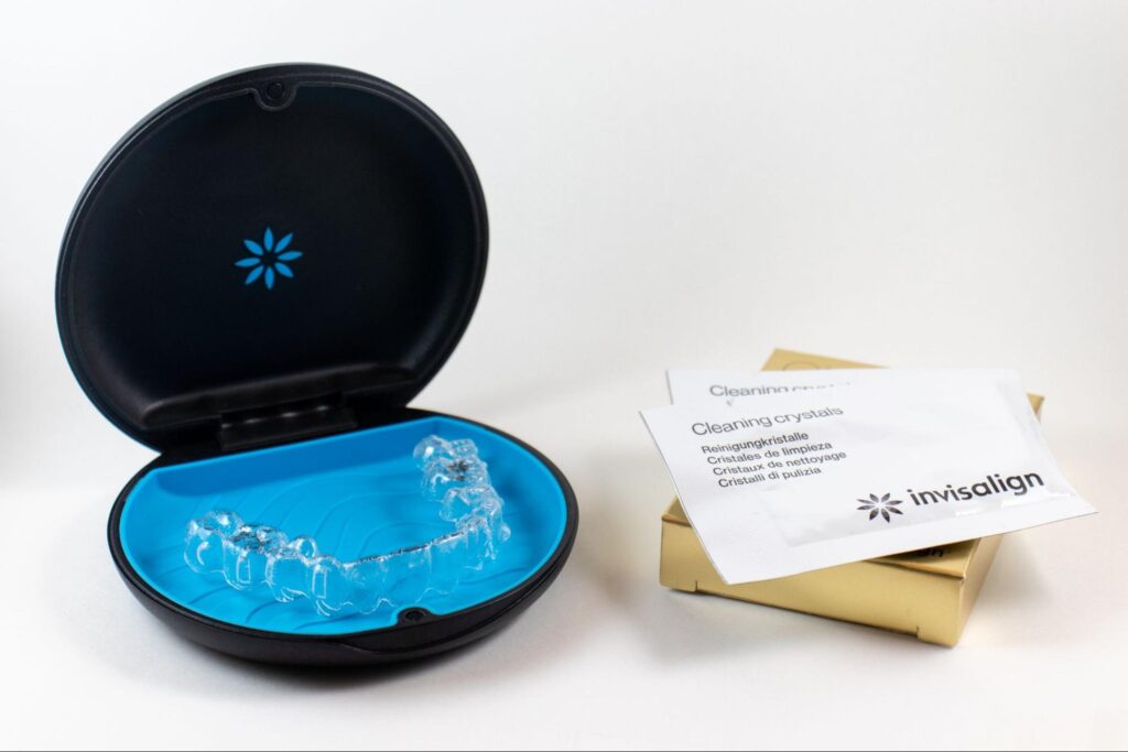 5 Reasons To Choose Invisalign for a Summer-Ready Smile